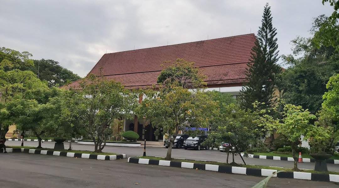 Mitos Watu Semar, Kisah Punakawan yang Gagal Membangun Gunung hingga Matahari Terbit