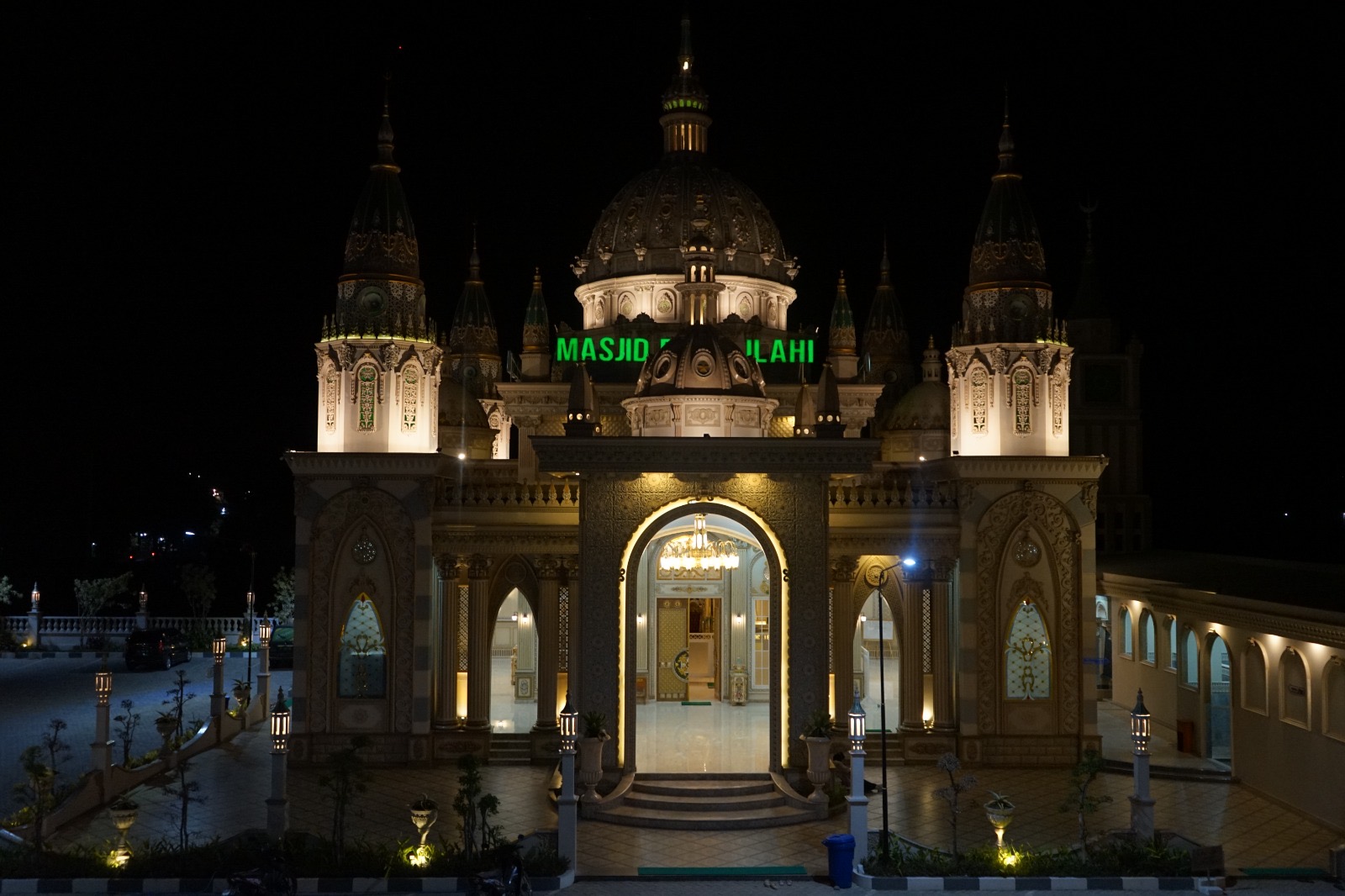 Melihat Masjid Ridho Ilahi, Miniatur Masjid Nabawi di Nganjuk