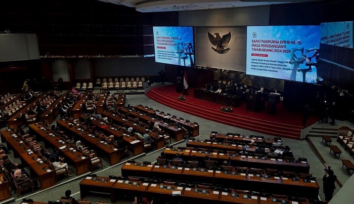 DPR mengadakan rapat paripurna untuk setujui UU TNI