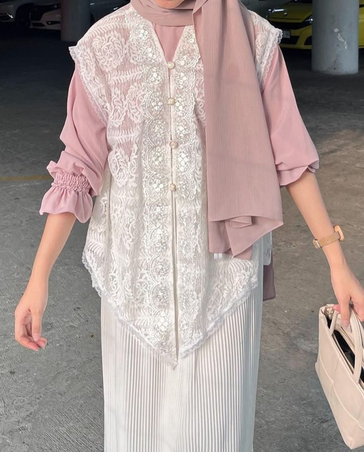 7 Tren Model Baju Lebaran 2025 yang Viral, ada Dress Katbol!
