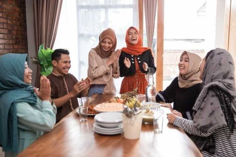 Misteri di Balik Pertanyaan &ldquo;Kapan Nikah?&rdquo; dari Tante dan Saudara Saat Lebaran
