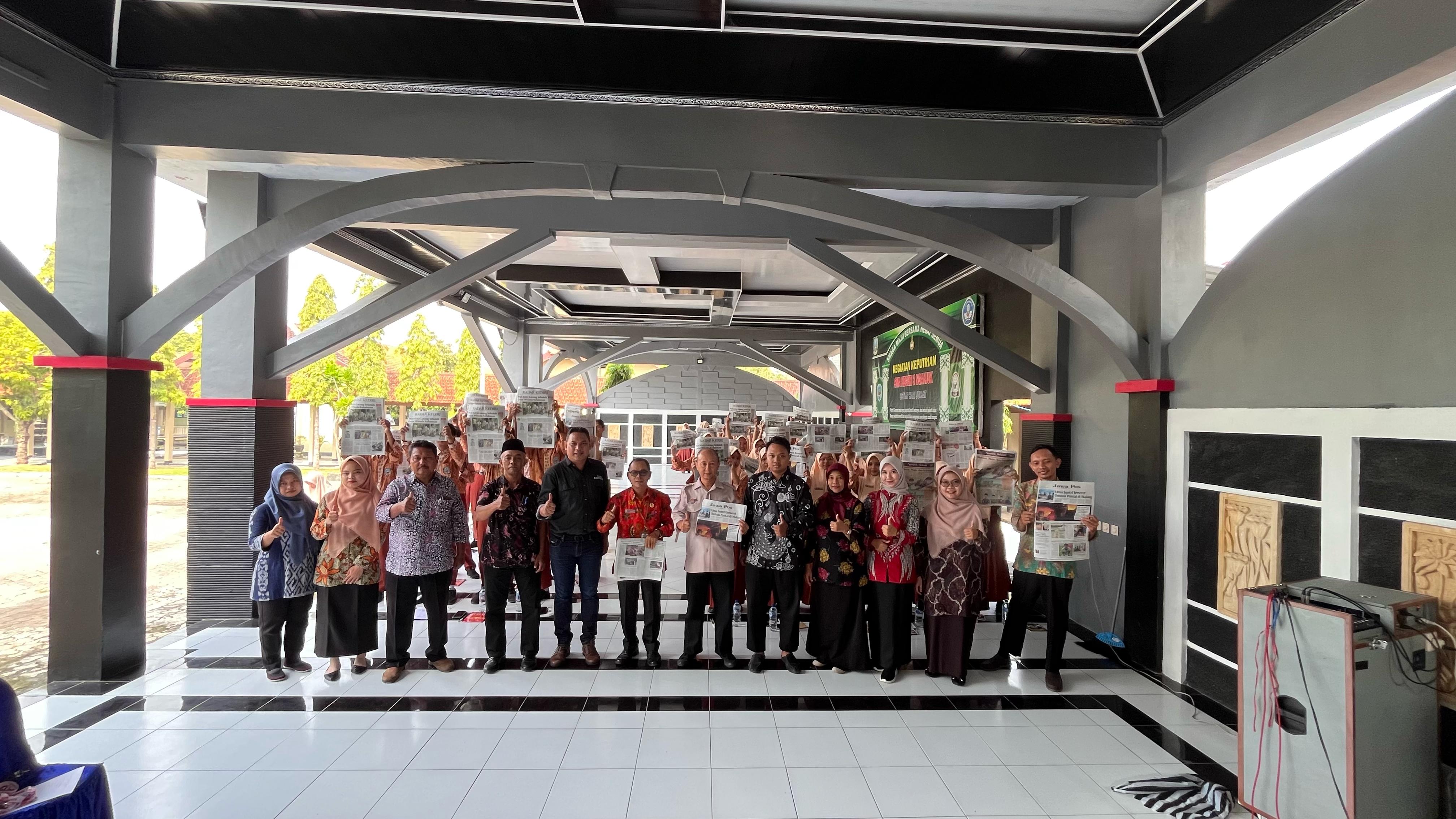 Kegiatan Journalistic at School di SMAN 3 Nganjuk (Smaga) bersama Jawa Pos Radar Kediri.