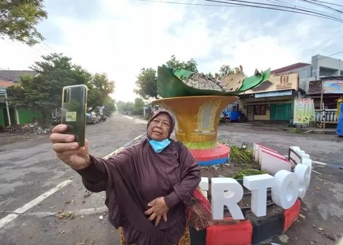Tugu Pecel Kertosono, Nganjuk