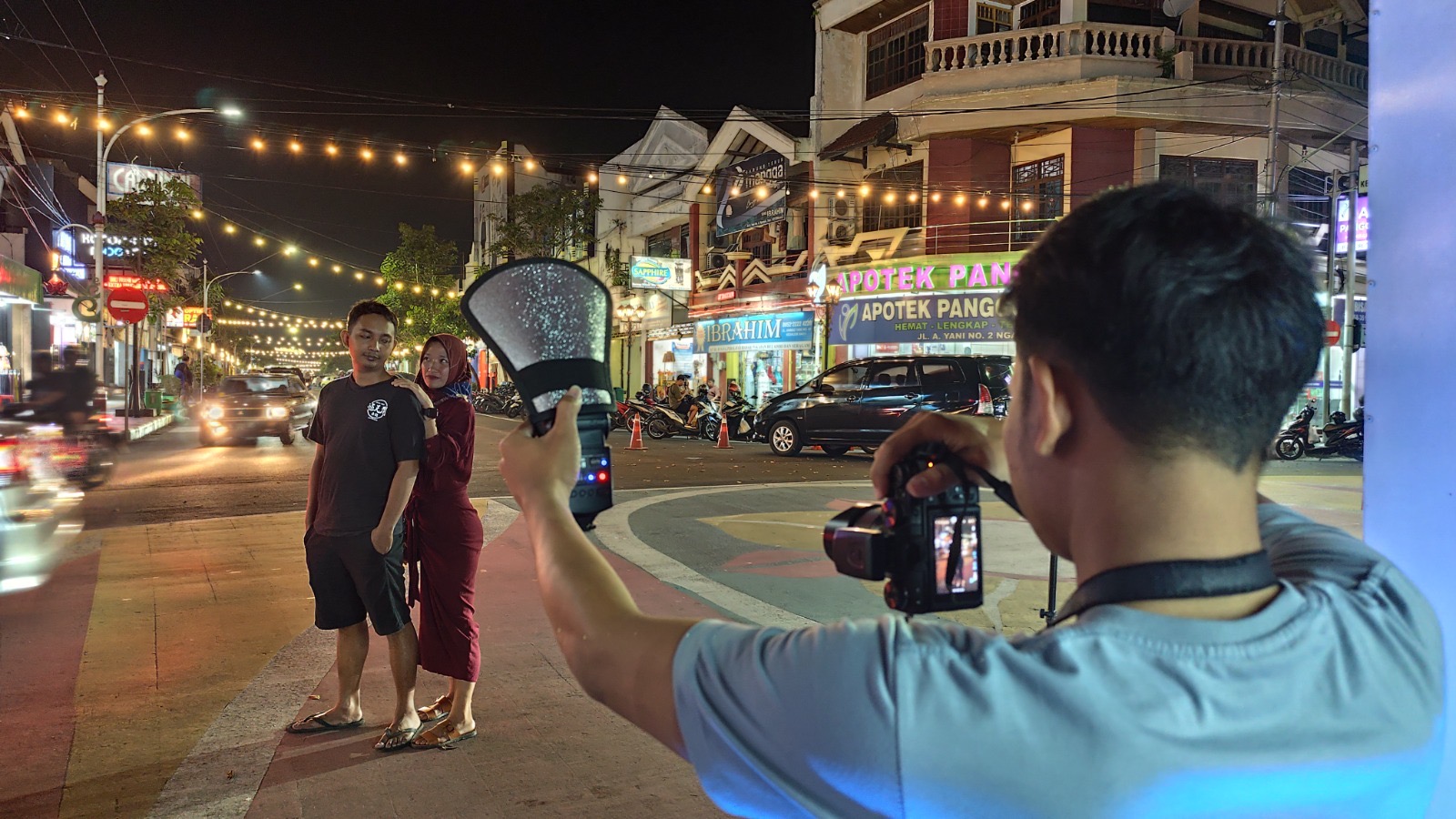 Melihat Tren Fotografer di Alun-Alun Nganjuk, Jl A. Yani jadi Jujugan Wisatawan