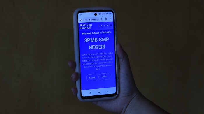 Ribuan Pendaftar Berebut Akun SPMB Nganjuk, Hari Pertama Registrasi Online masuk SMPN