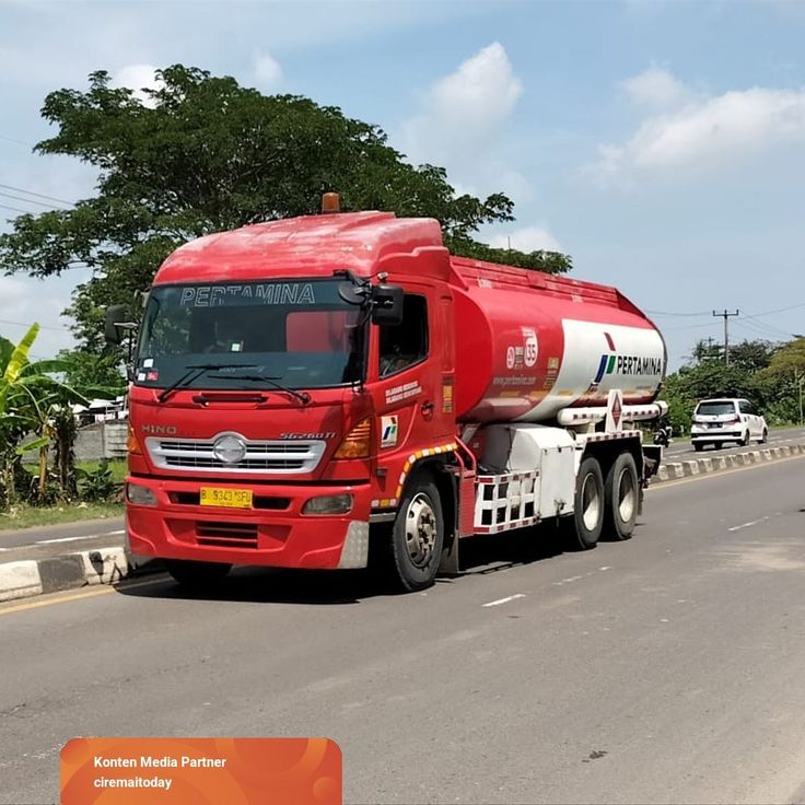 Ilustrasi Tangki Pengiriman Pertamina yang dioplos dengan 4000 ML air