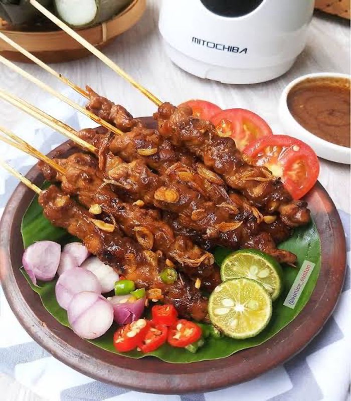 Sajian Sate Khas Indonesia