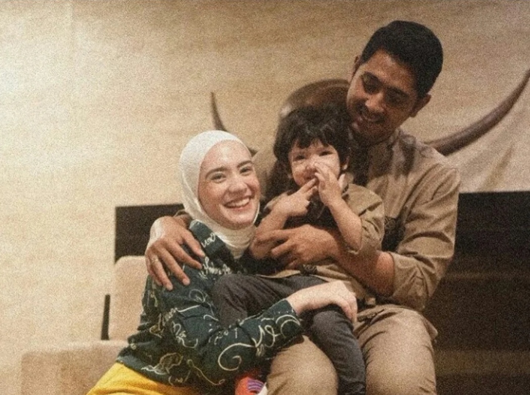 Netizen Sesalkan Ulah Penggemar Ikatan Cinta yang Diduga Picu Keretakan Rumah Tangga Arya Saloka dan Putri Anne