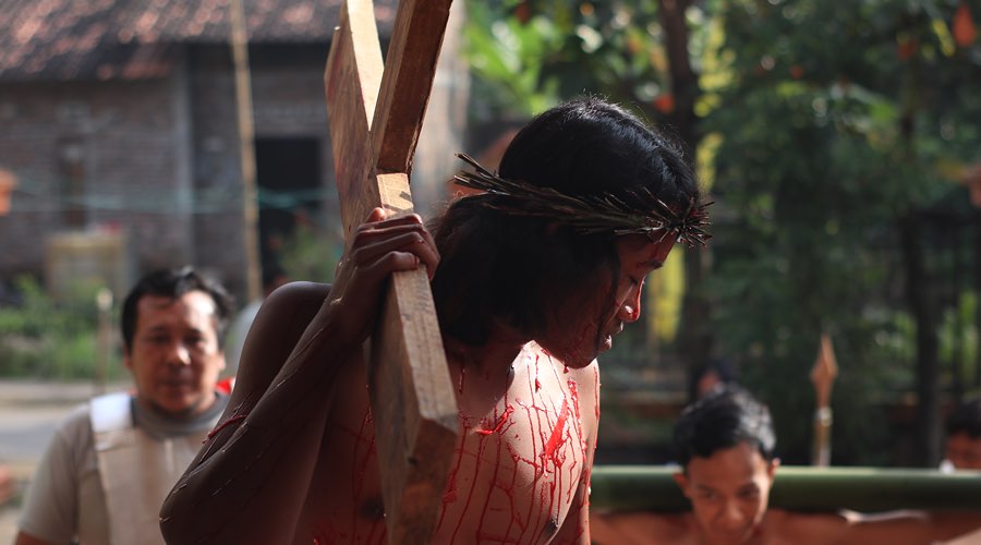 Melihat Perayaan Paskah di Gereja Tertua Nganjuk, Ada Teatrikal saat Penyaliban Yesus