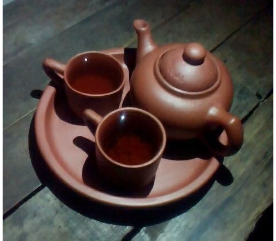 Nyaneut, Tradisi Minum Teh yang Disajikan Dalam Teko dan Gelas Bambu.&nbsp;