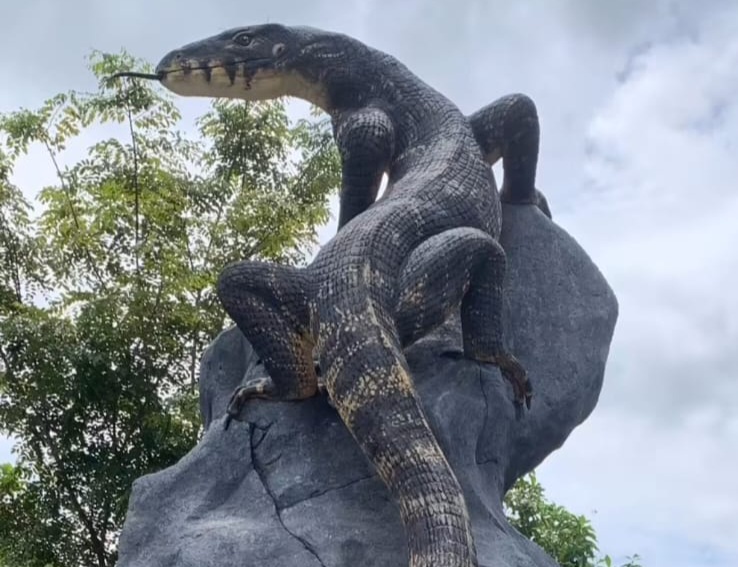 Seolah Hidup, Netizen Kagumi Tugu Biawak yang Viral di Wonosobo