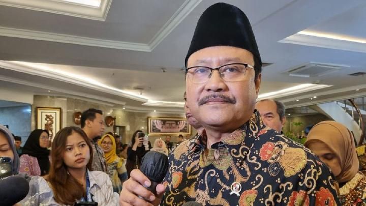 Gus Ipul Bantah Isu Reshuffle Kabinet, Tekankan Menteri Tetap Produktif di Hari Libur