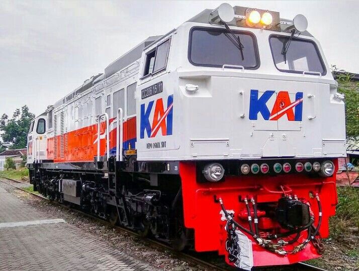 Stop Terobos Palang! Kereta Api Wajib Didahulukan bahkan Lebih dari Kendaraan&nbsp;Prioritas