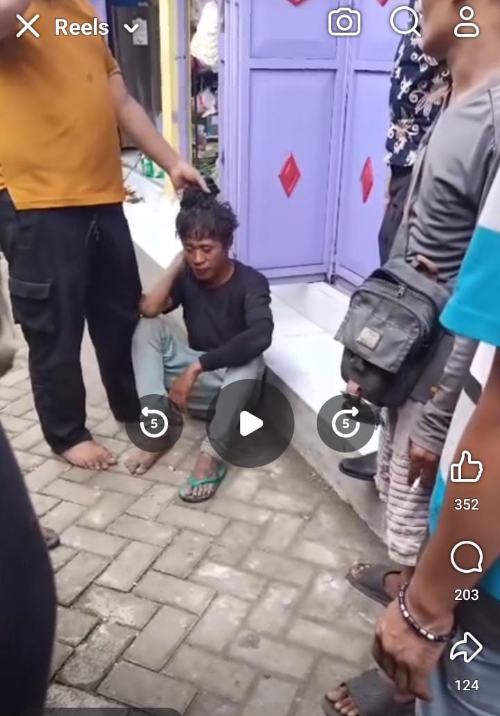 Video Salah Amuk Massa Pria Dituduh Mencuri Motor di Pasar Warujayeng Jadi Viral di Medsos