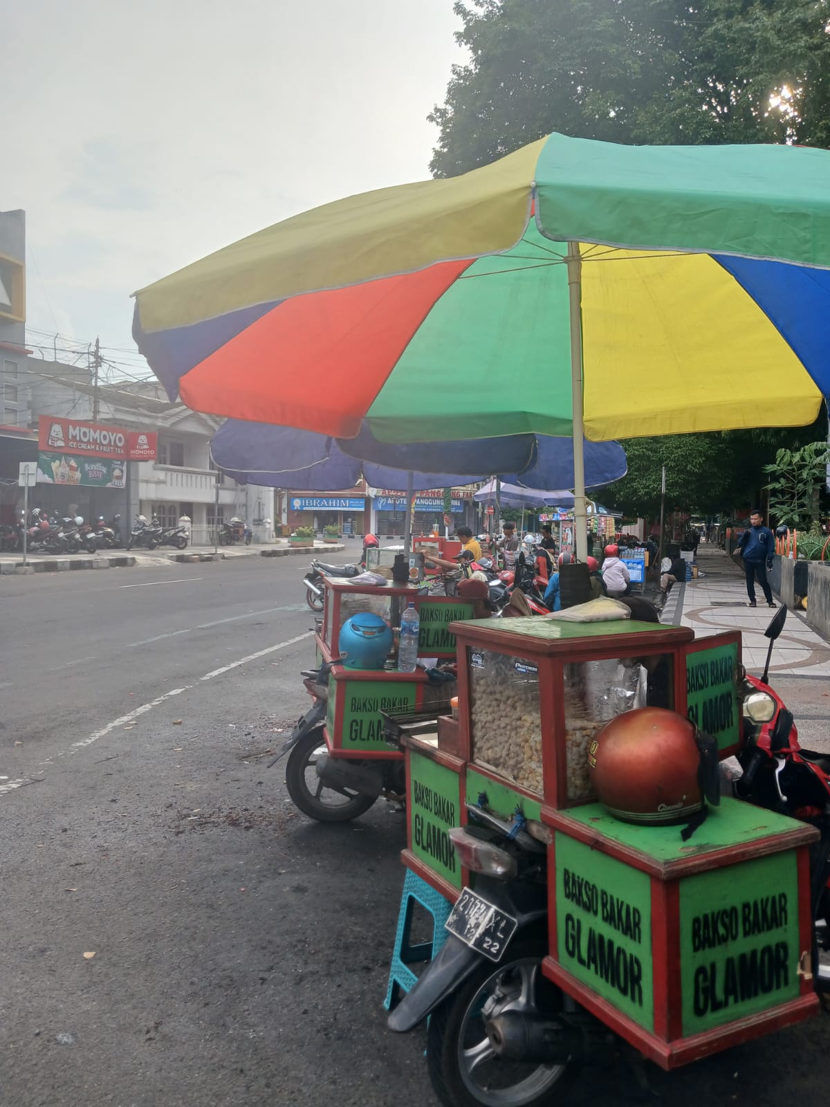 Pentol Bakar Alun-Alun Nganjuk: Murah, Enak, Bikin Ketagihan