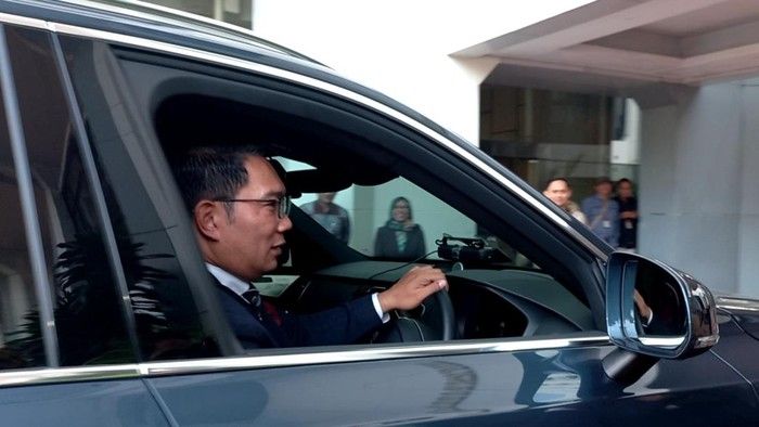 KPK Sita Mobil Mewah Ridwan Kamil Terkait Dugaan Korupsi Iklan Bank BJB