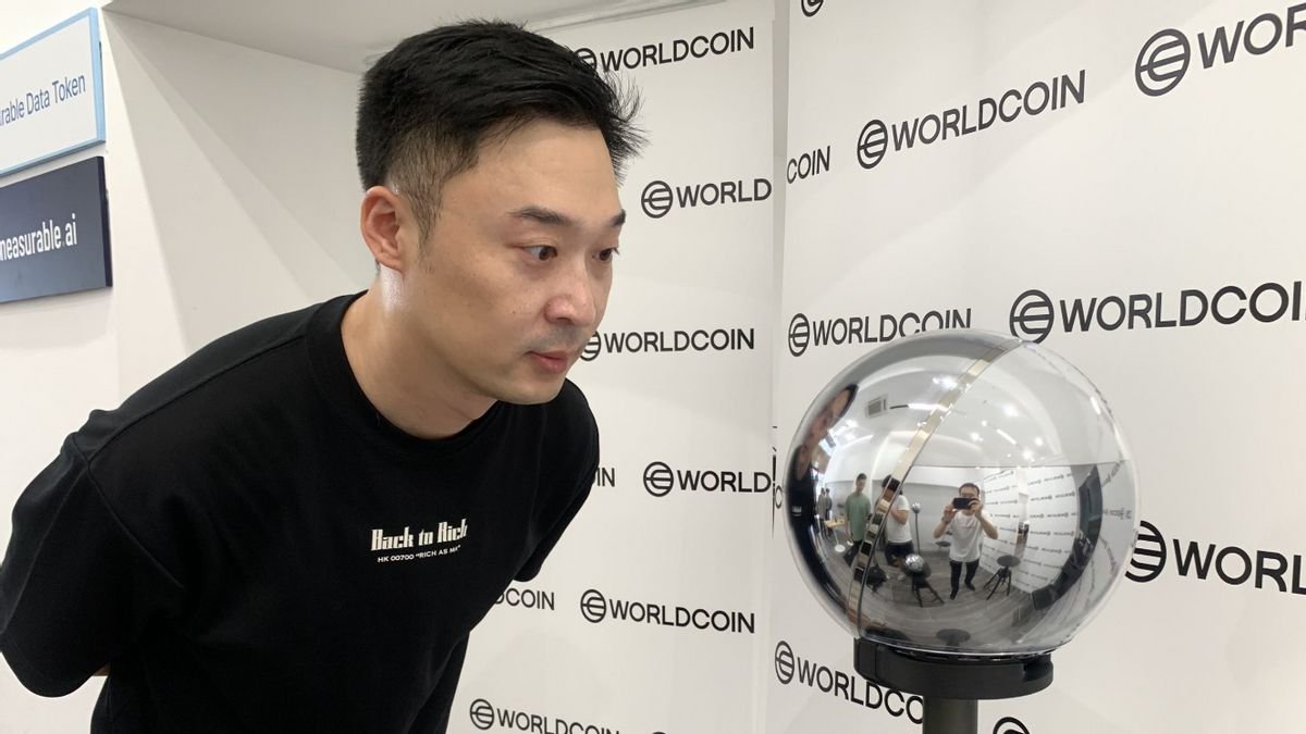 Kementerian Komdigi Hentikan Sementara Operasi Worldcoin dan WorldID di Indonesia