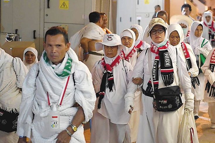 Ribuan Jemaah Haji Embarkasi Surabaya Masih Menanti Visa untuk Berangkat ke Tanah Suci
