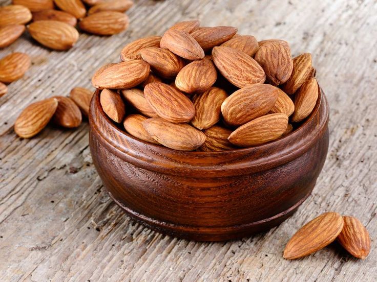Ilustrasi kacang almond.