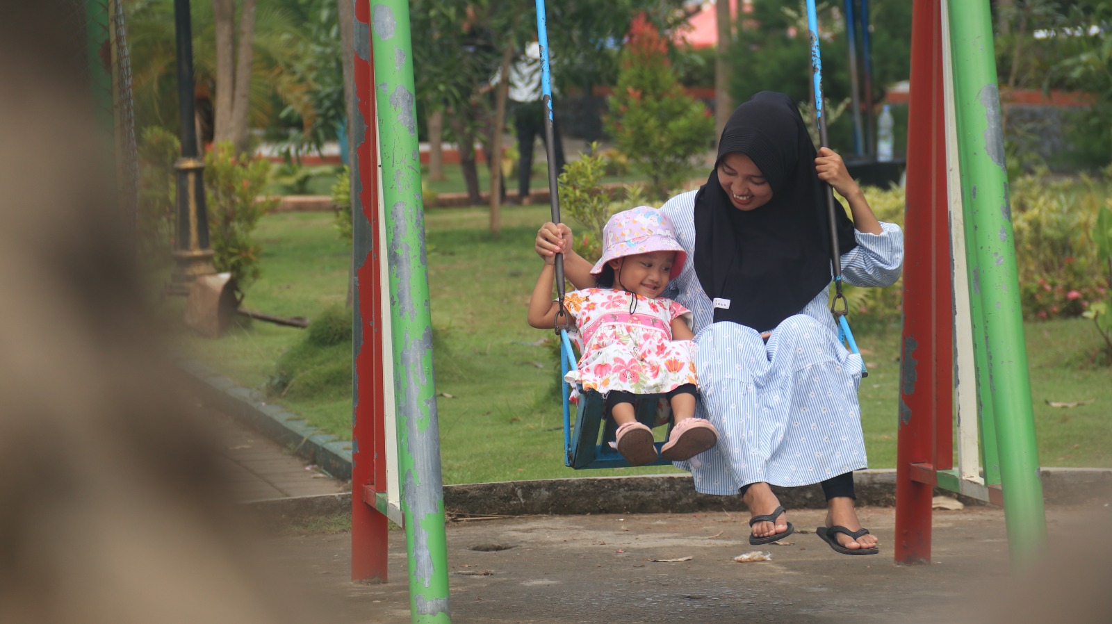 Long Weekend, Warga Serbu Taman