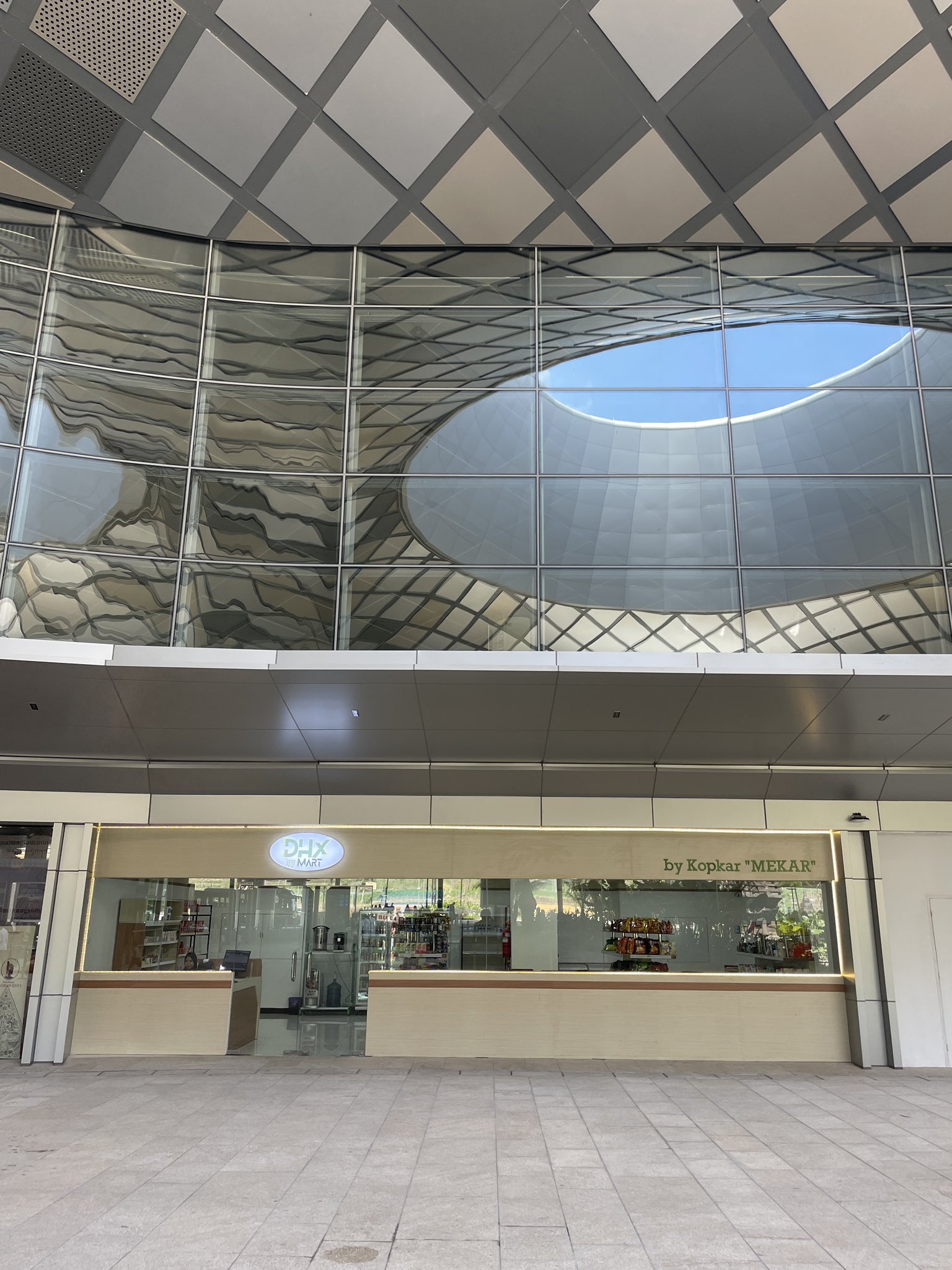 Foodcourt area Bandara Internasional Dhoho