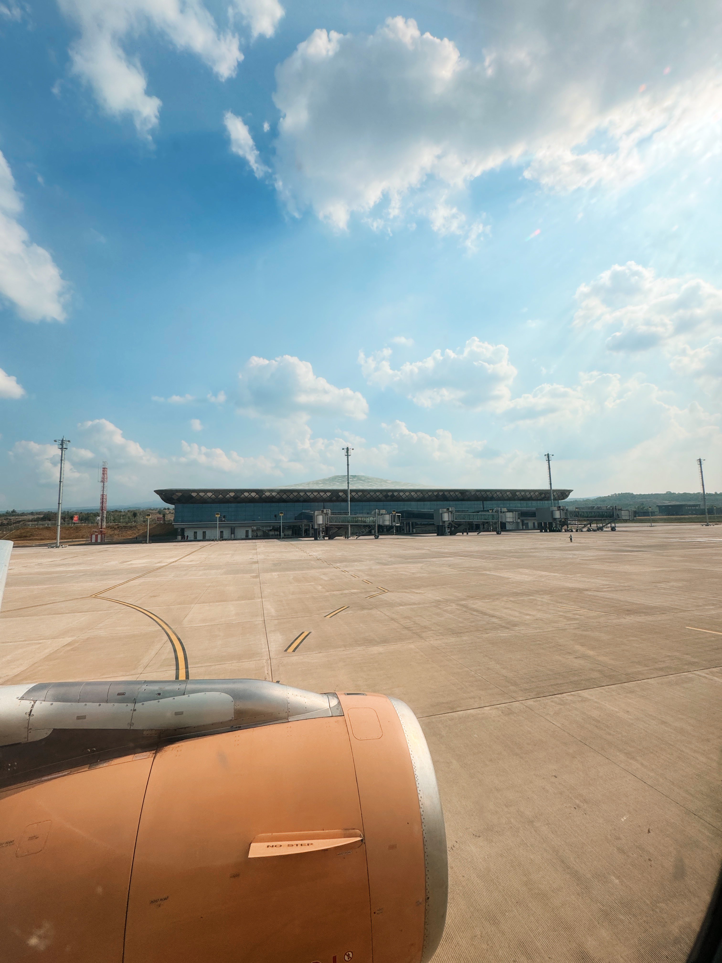 Eksterior Bandara Internasional Dhoho