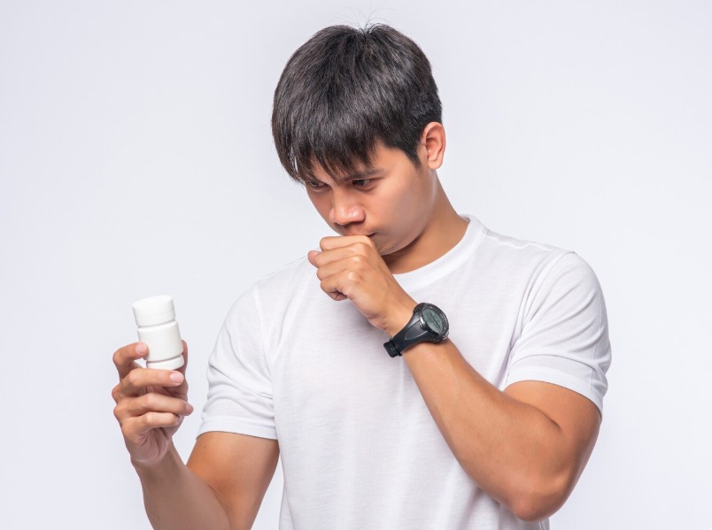 Obat Batuk yang Ampuh, Kandungannya Apa Saja? Cek di Sini!