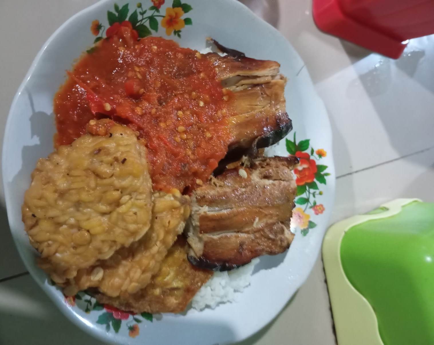 Warga Nganjuk Kaget saat Kuliner Malam di Sego Sambel Mak Yeye, Ternyata Ini Alasannya