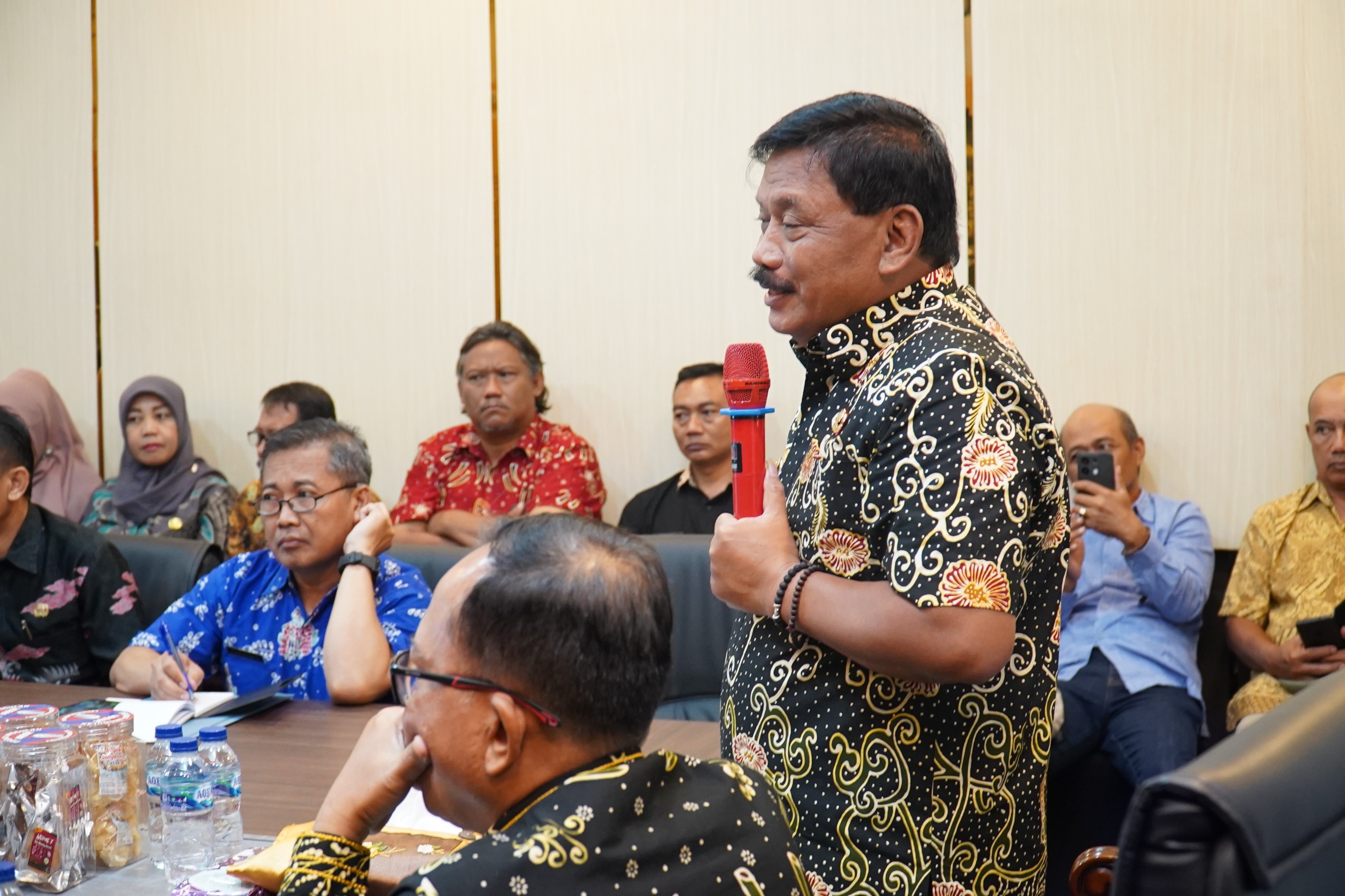 Bupati Marhaen Djumadi Pimpin Rakor Percepatan Pembentukan Koperasi Desa Merah Putih di Nganjuk