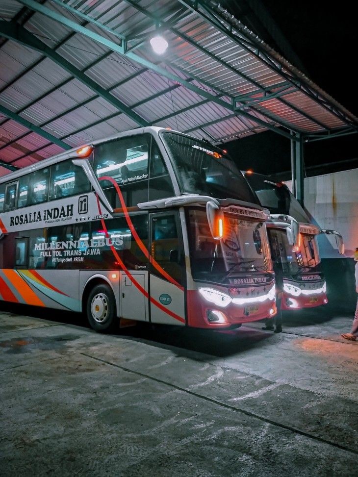 Bus Rosalia Indah