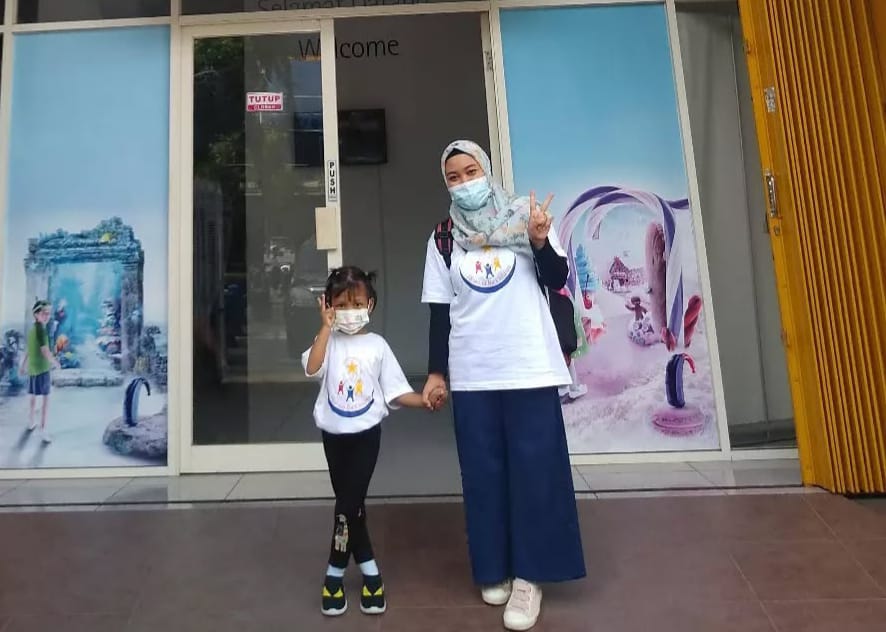 Diah Shanti Utaminingtiyas bersama mendiang putrinya