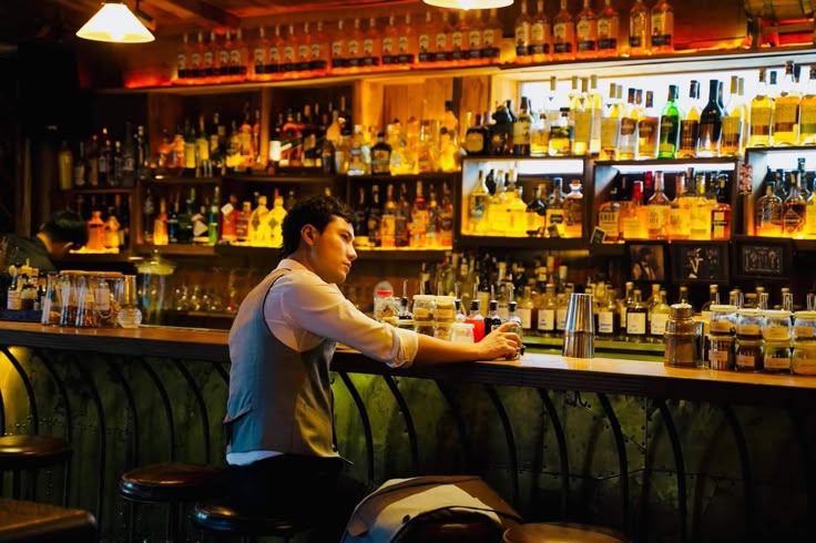 Ilustrasi seseorang sedang duduk di bar.
