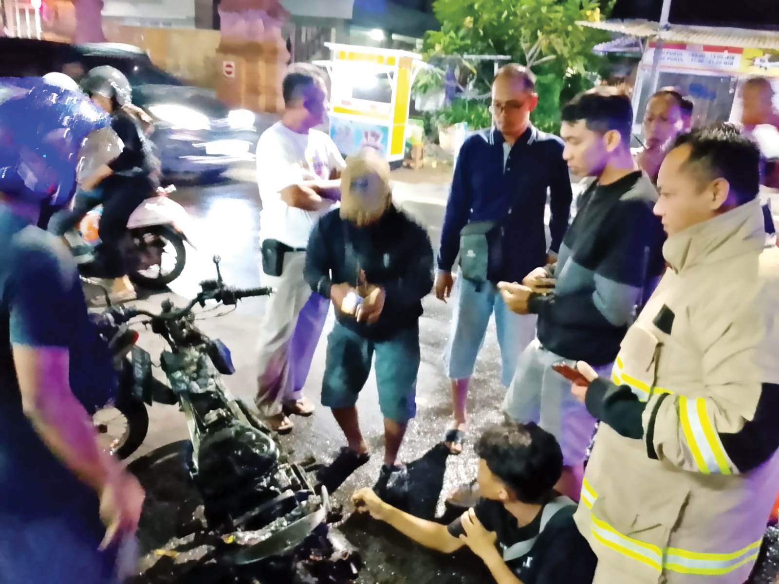 Motor Satria Terbakar di Jalan Diponegoro Nganjuk