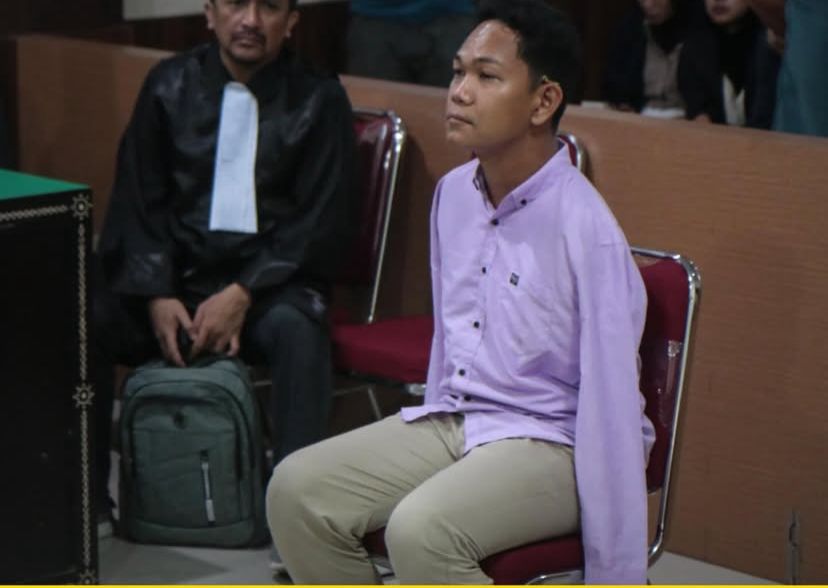 Agus Buntung saat sidang.