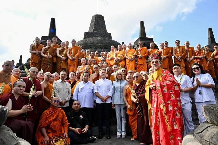 Macron Terkesima dengan Borobudur, Anugerahkan Penghargaan Tertinggi kepada Prabowo