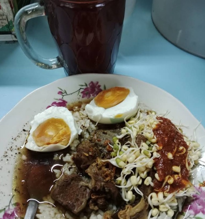 Rekomendasi 6 Warung Nasi Rawon di Nganjuk, Dijamin Bikin Nagih