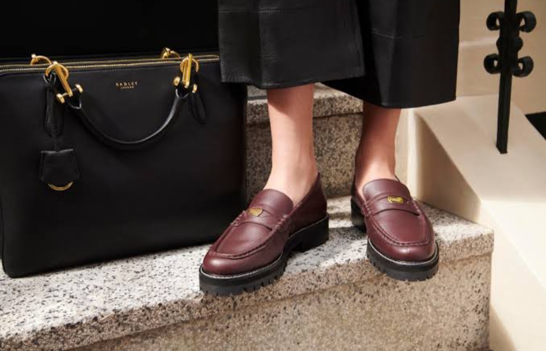 Mix and match sepatu loafer (foto: radleylondon)
