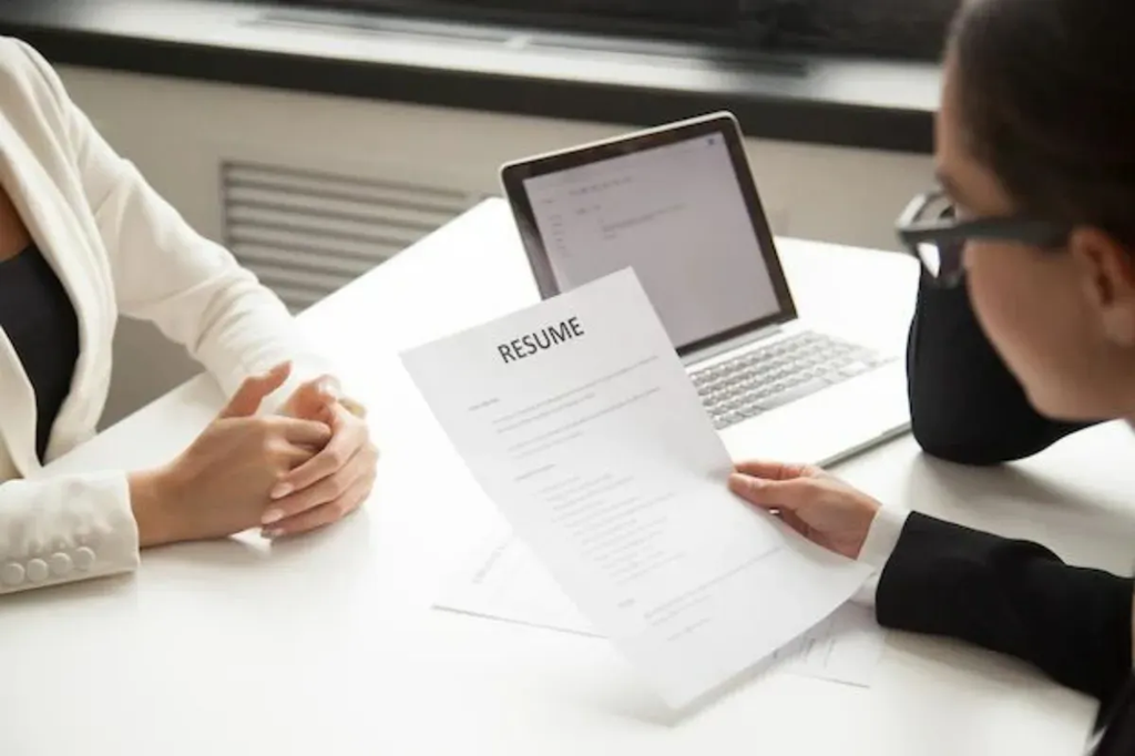 Tips Ampuh Lolos Wawancara Kerja untuk Fresh Graduate