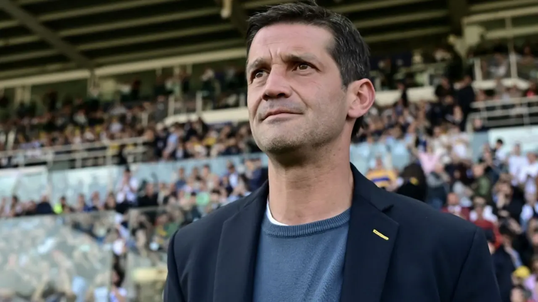 Pelatih Parma asal Rumania, Cristian Chivu, terlihat selama pertandingan Seri A Italia antara Parma dan Inter Milan.