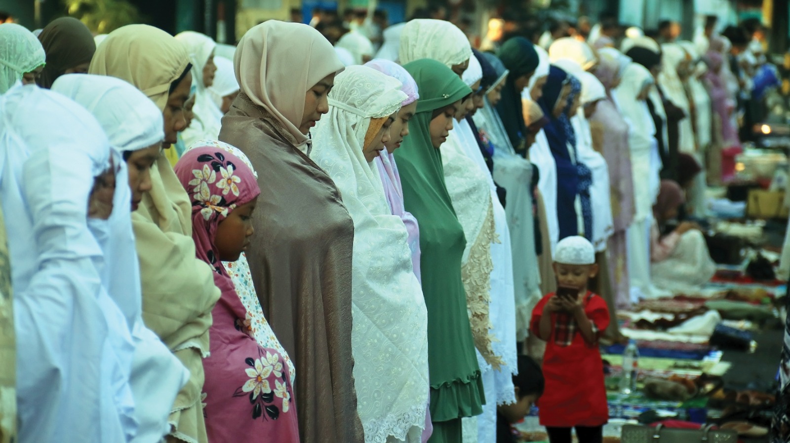 Warga Nganjuk Tumpah Ruah Salat Idul Adha.