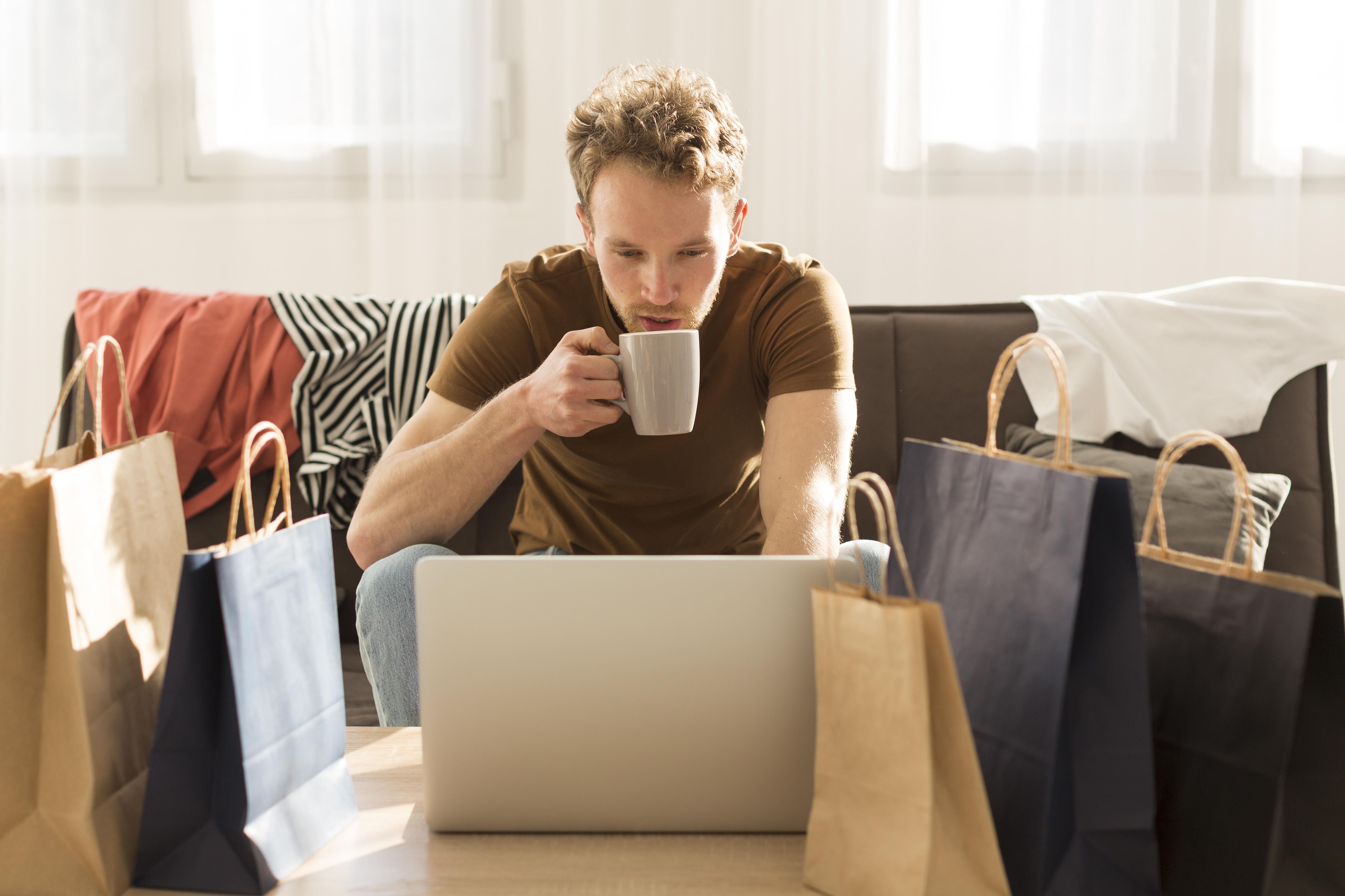 Banyak yang belum tahu tips belanja baju online yang aman.
