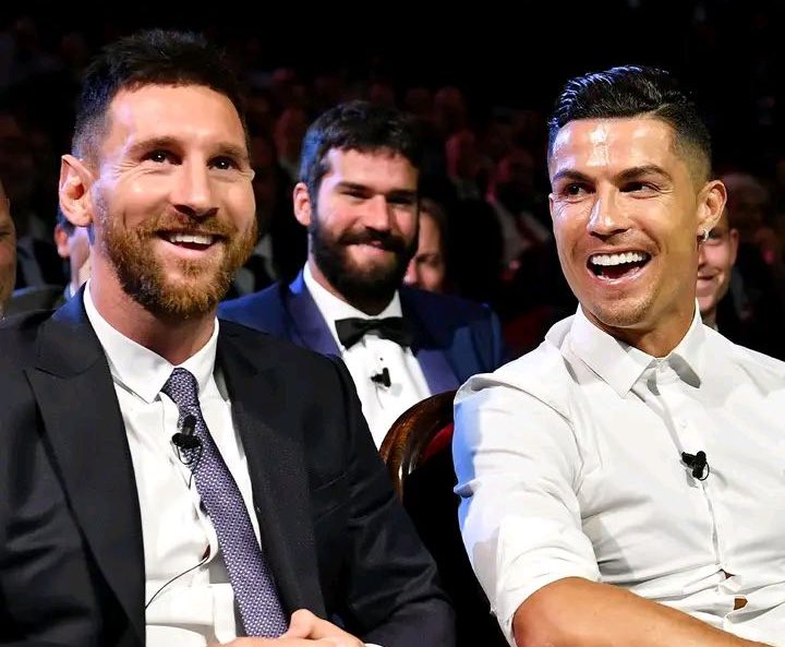 Lionel Messi (kiri) dan Cristiano Ronaldo (kanan)