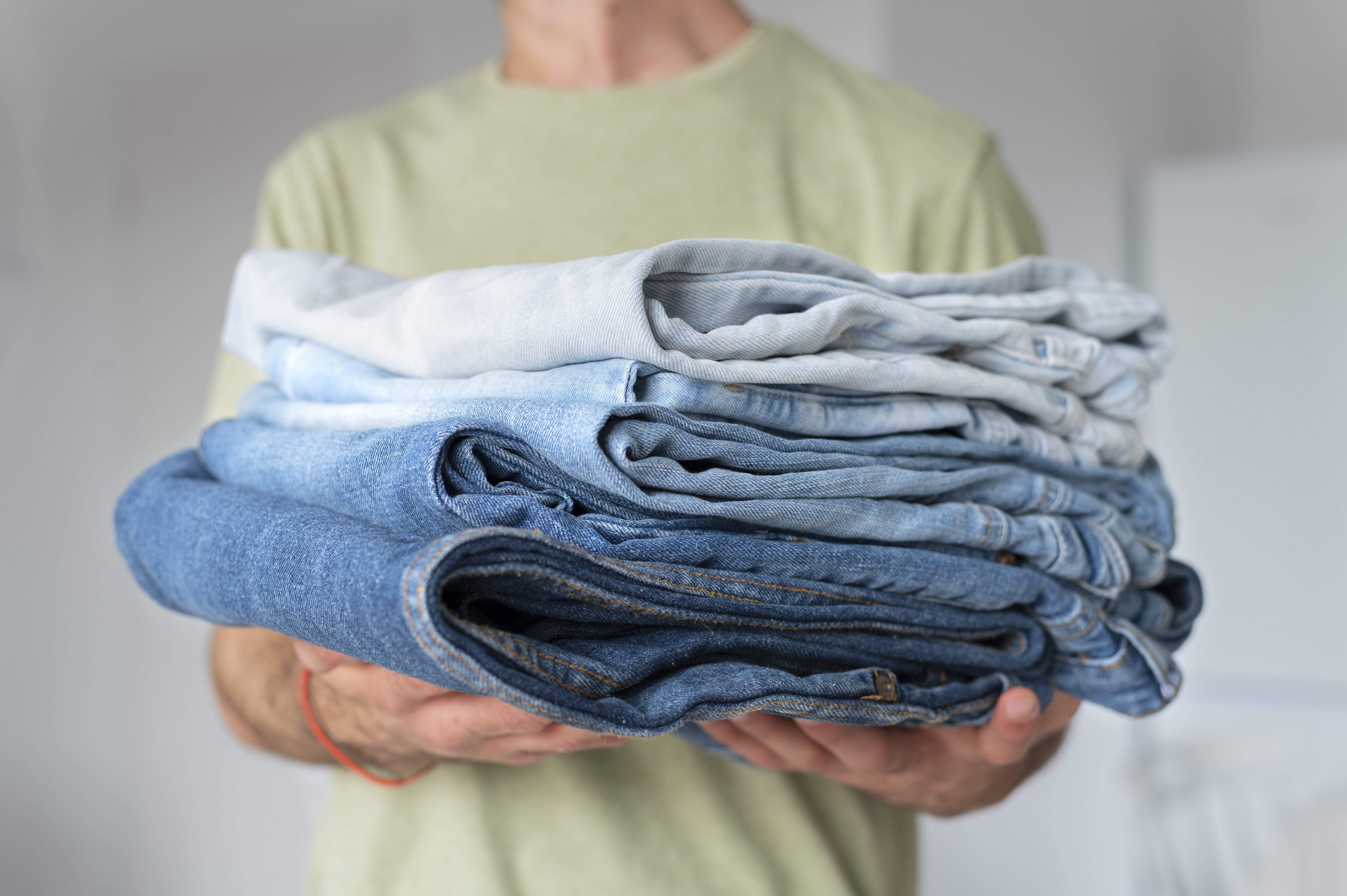 Foto :  Cara perawatan dan mencuci kain denim