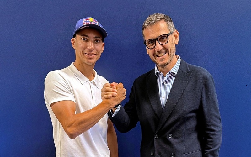 Juara WorldSBK dua kali, Toprak Razgatlıoğlu resmi gabung MotoGP bersama Pramac Yamaha mulai musim 2026!