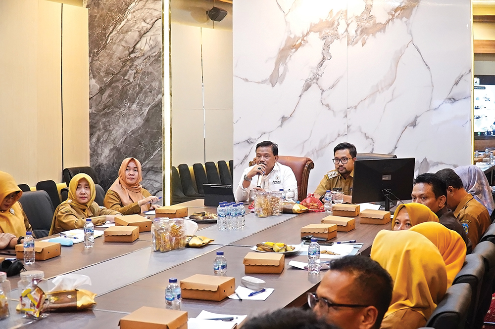 SUKSES TEKAN STUNTING: Bupati Marhaen Djumadi mengikuti Penilaian Kinerja Pencegahan dan Percepatan Penurunan Stunting (PPPS) Kabupaten/Kota Tahun 2025.