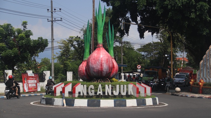 Tugu Brambang. Salah satu ikon Kabupaten Nganjuk