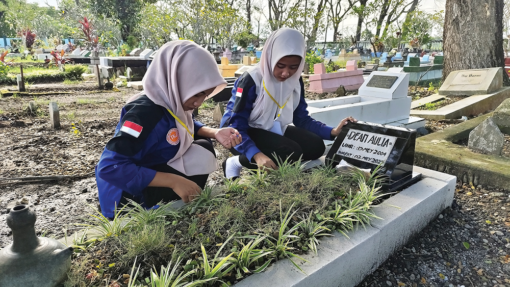 MENUNGGU HASIL OTOPSI: Makam Dean Aulia di TPU Kelurahan Bogo kemarin. Ibu korban ingin ada kepastian.