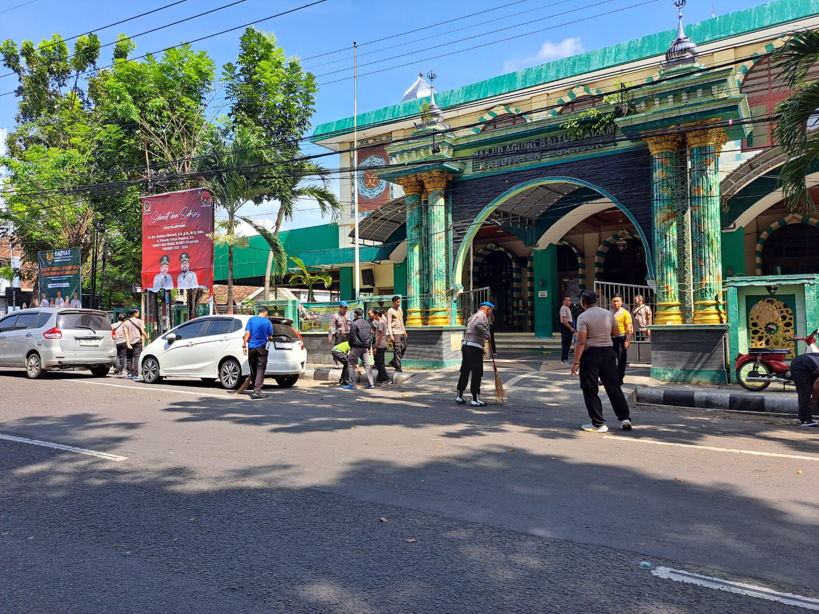 Polres Nganjuk giat bersih-bersih masjid