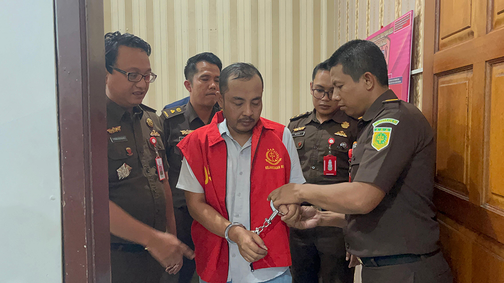 Kades ngepung ditangkap