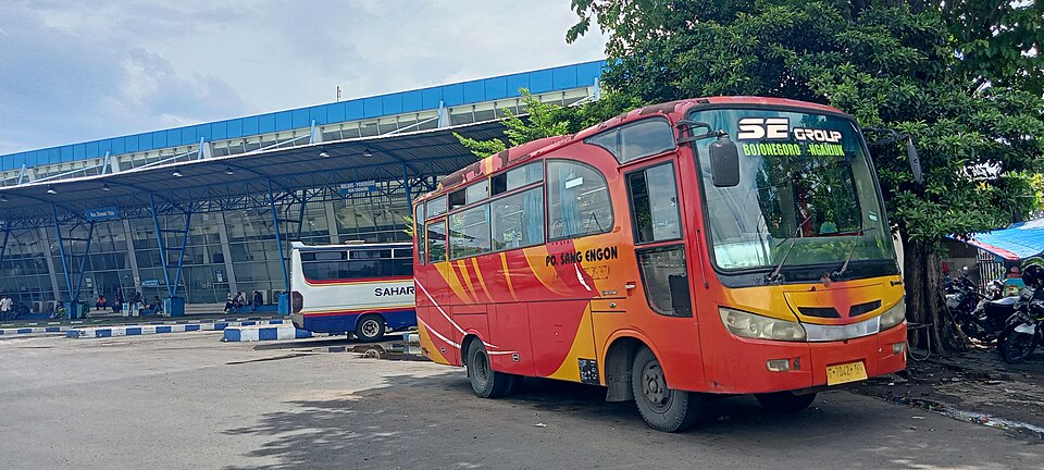 Bus Sang Engon di Terminal Anjuk Ladang Nganjuk